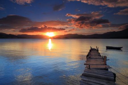 Í»Äá˹ÎÀÉú²¿ÏòÖйúԮͻҽÁƶӰ䷢ÈÙÓþÖ¤Êé